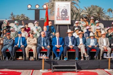 الوالي أمزازي يشرف على اختتام الدورة الثالثة من كرنفال بيلماون الدولي بأكادير في أجواء احتفالية كبرى